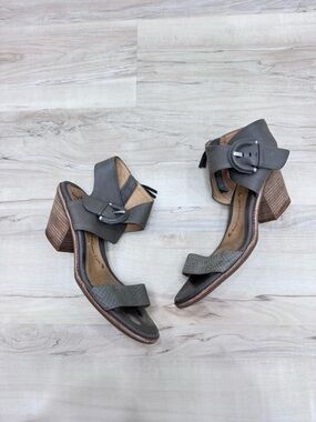 SOFFT Sandals Womens Menaka Snake grey Stacked Heel Ankle Strap Leather Sz 10 M